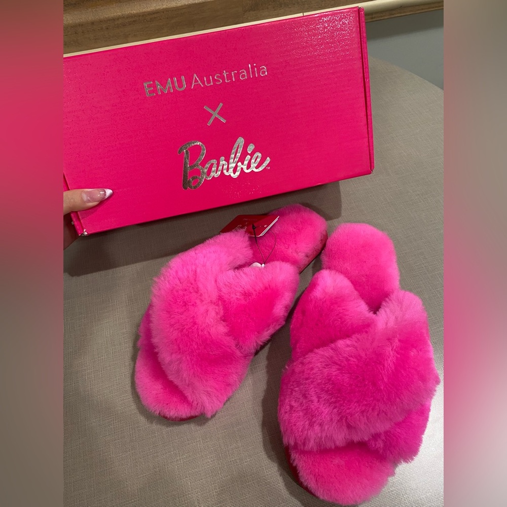 BNIB Barbie x EMU Australia slippers size 8